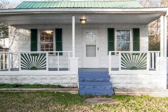 Building Photo - 2103 Hwy 47