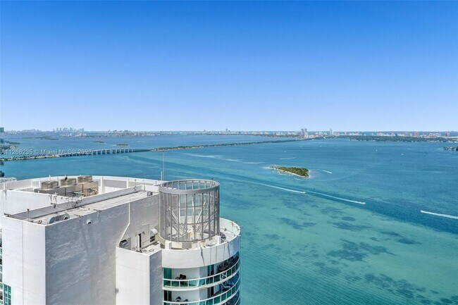 Foto del edificio - 488 NE 18th St