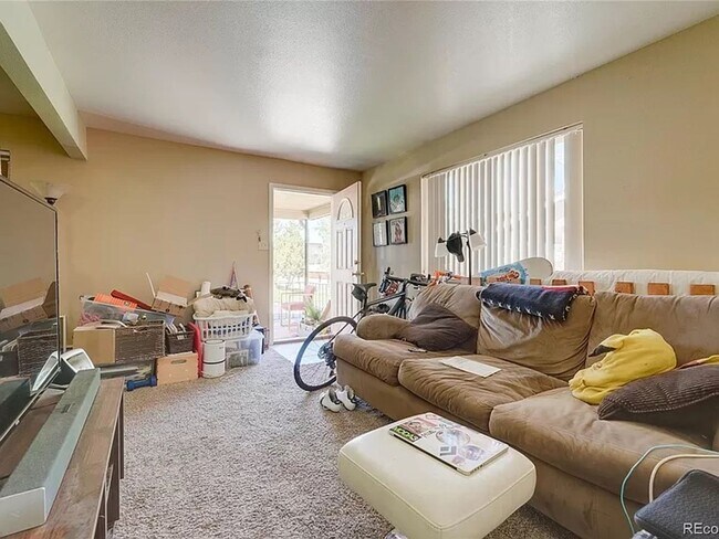 Building Photo - Broomfield Spacious Unit!