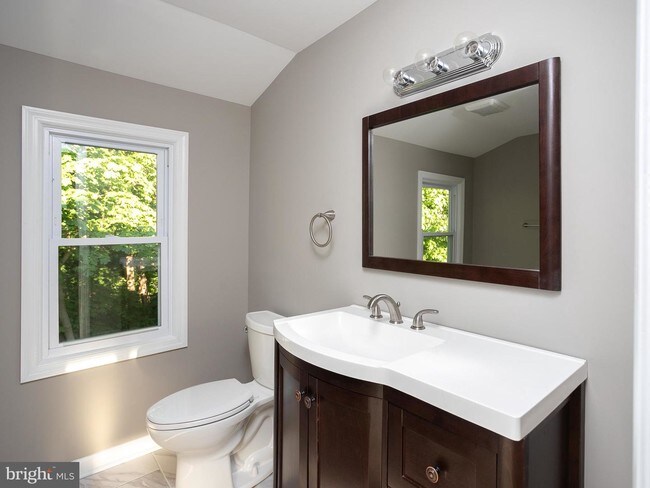 Building Photo - 4840 Crosswicks Hamilton Square Rd