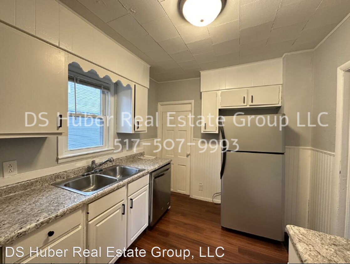 Primary Photo - 3 br, 1 bath House - 1130 E Kalamazoo Ave