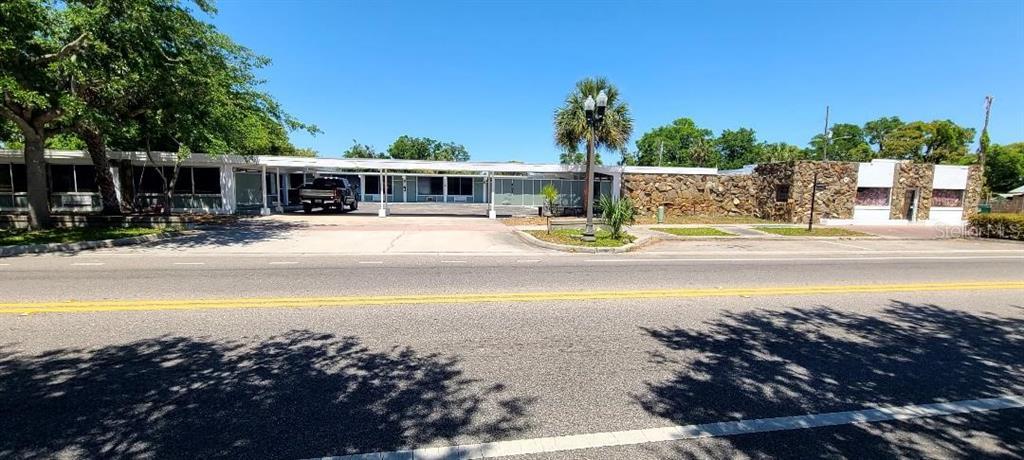 Foto principal - 421 E KENNEDY Blvd