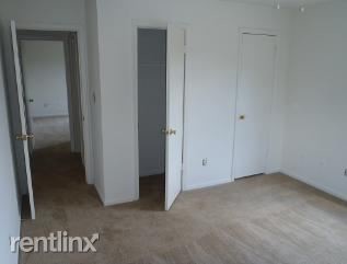 Building Photo - 1425 W 38th St