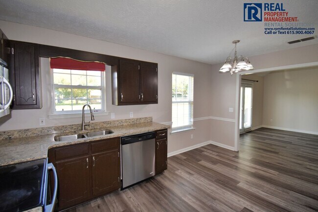 Building Photo - 7403 Greenway Dr