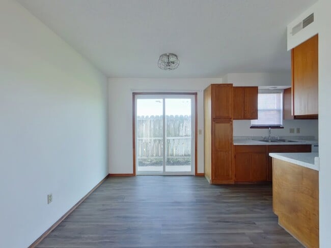Building Photo - 3958 N Garland Cir