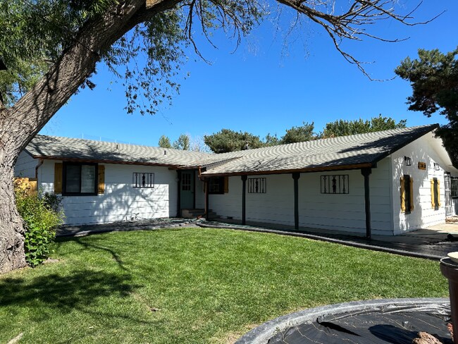 Building Photo - 3810 Onyx St