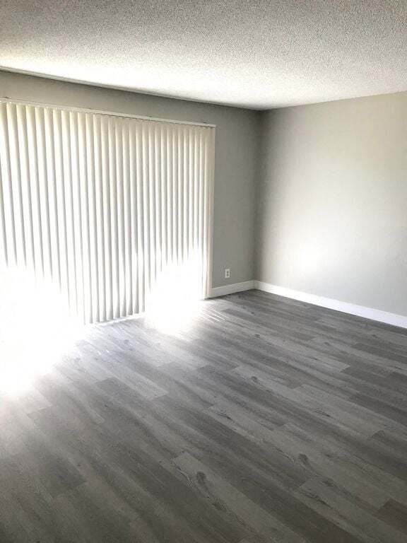 Foto del edificio - 2621 Harbor Blvd.