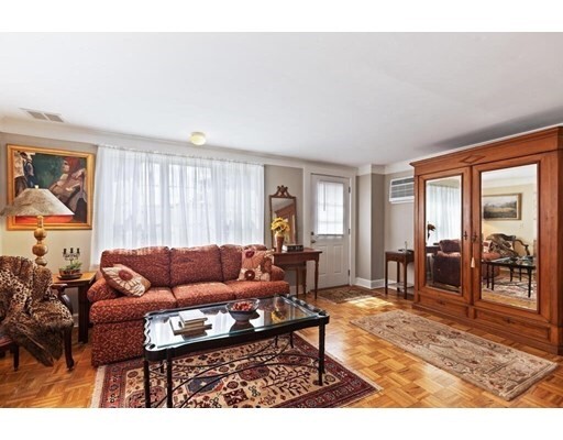 Foto del edificio - 20 Railroad Ave