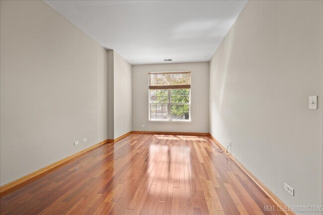 Foto del edificio - 2402 Wilton Ln