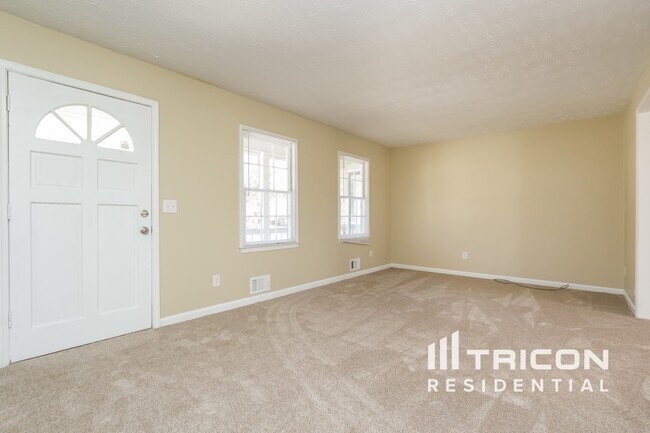 Building Photo - 6471 Chickasaw Dr
