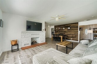 Building Photo - 1711 S 6th St