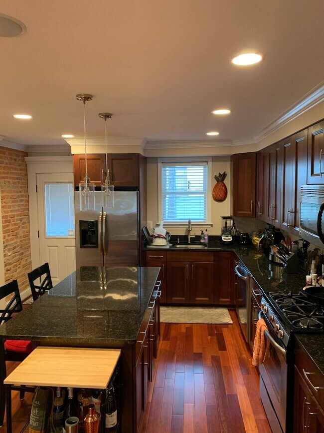 Foto del edificio - Spacious & Modern 3-Bedroom/3-Bath Townhom...