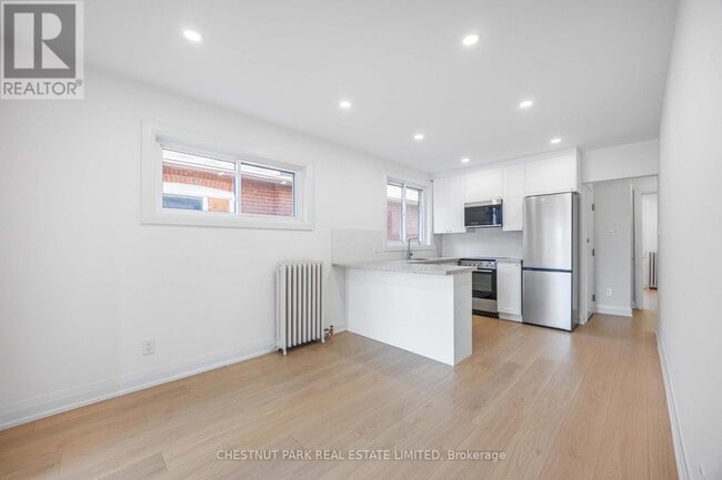 Photo du bâtiment - 54 McNairn Ave