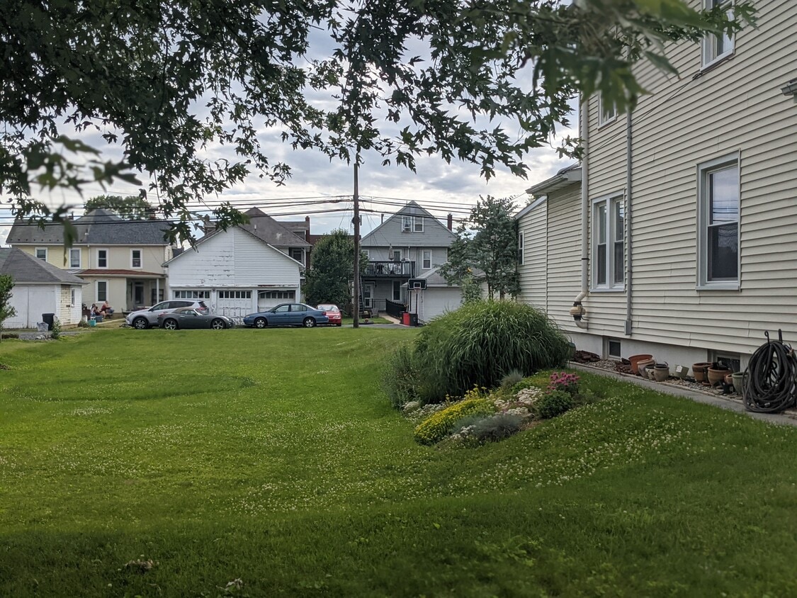 Primary Photo - 613 N Chestnut St