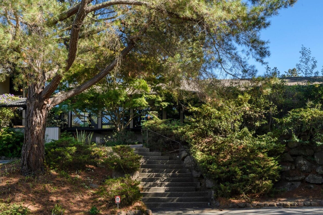 Primary Photo - 333 Bridge Rd