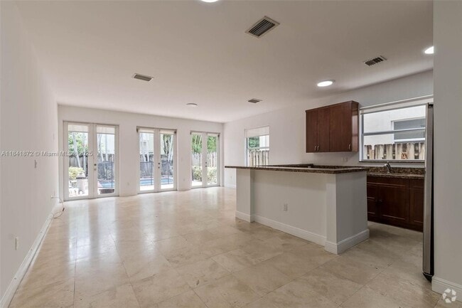 Building Photo - 3133 Hibiscus St
