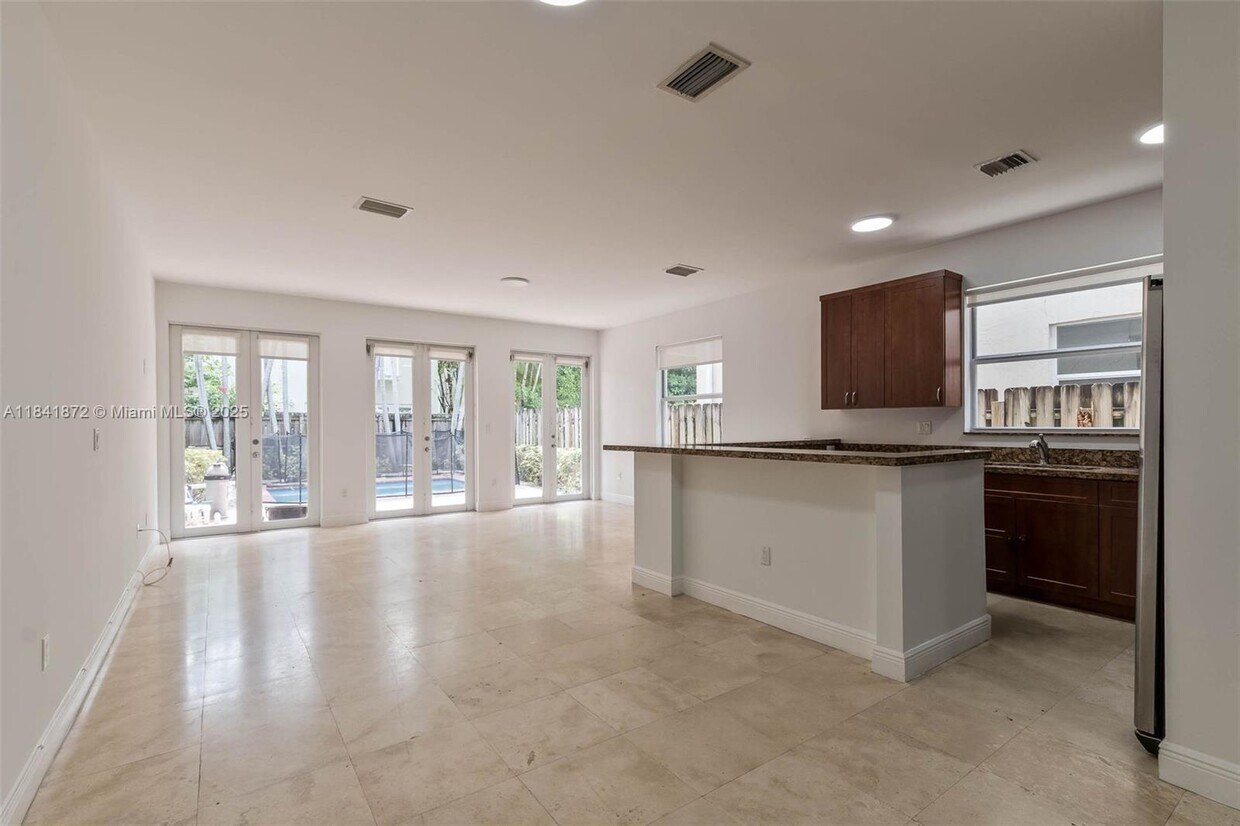 Foto principal - 3133 Hibiscus St