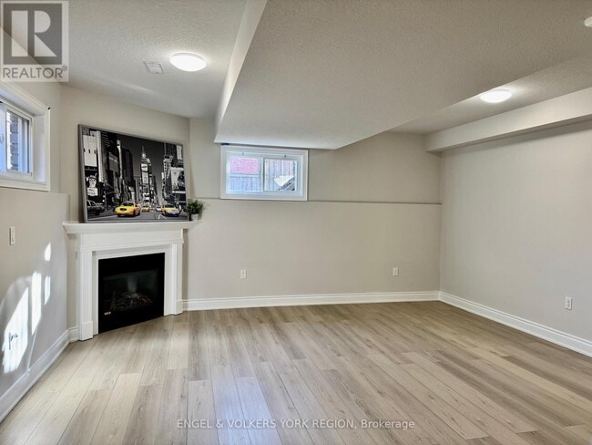 Photo du bâtiment - 125 Sovereigns Gate