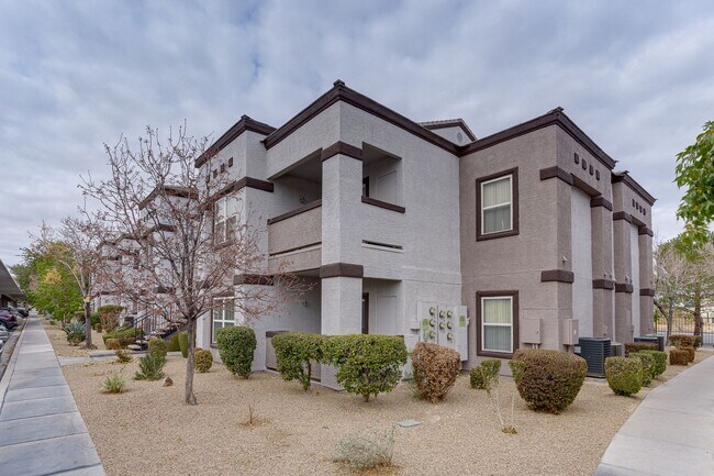 Foto del edificio - 7255 W Sunset Rd