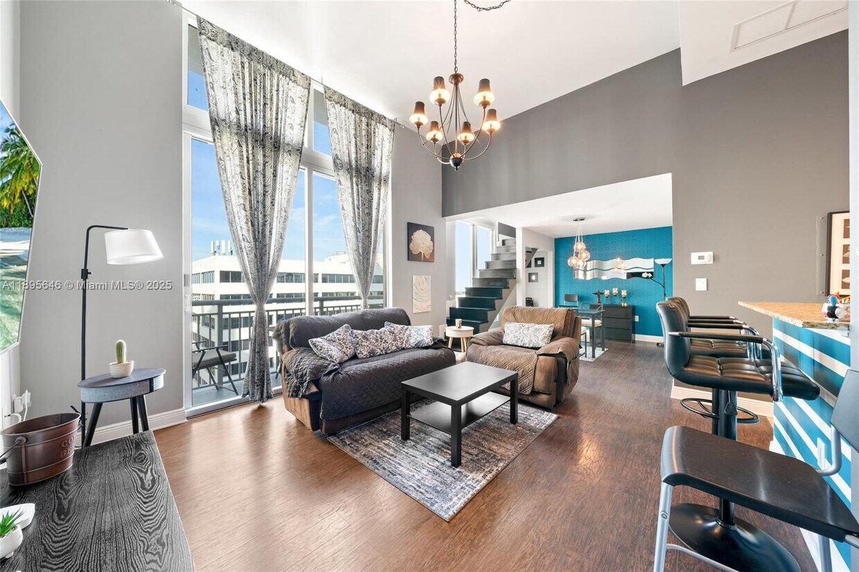 Foto principal - 9055 SW 73rd Ct