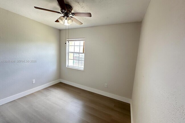 Foto del edificio - 3611 NW 194th Terrace