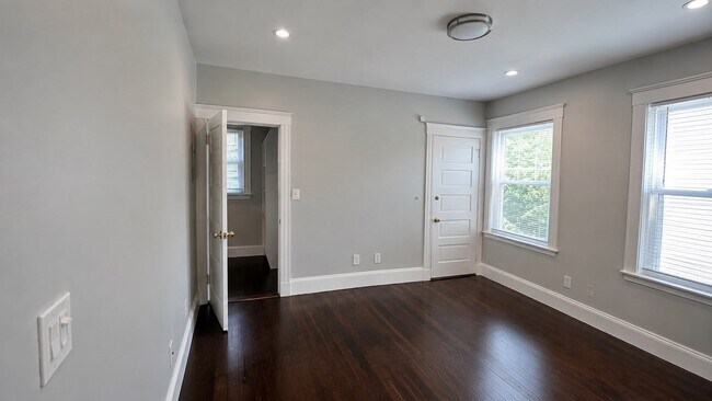 Building Photo - 22 Rowell St