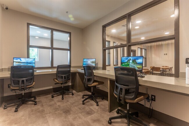 Foto del edificio - 1515 Roosevelt Ave