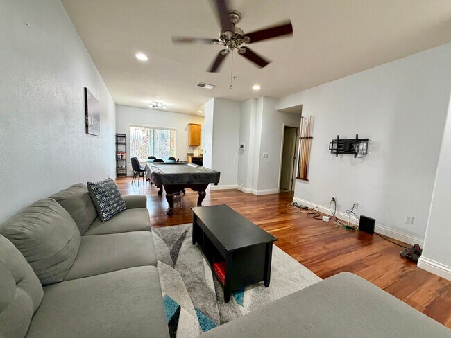 Foto del edificio - 16489 Liberty St