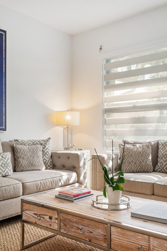 Foto del edificio - 1335 Caribbean Way