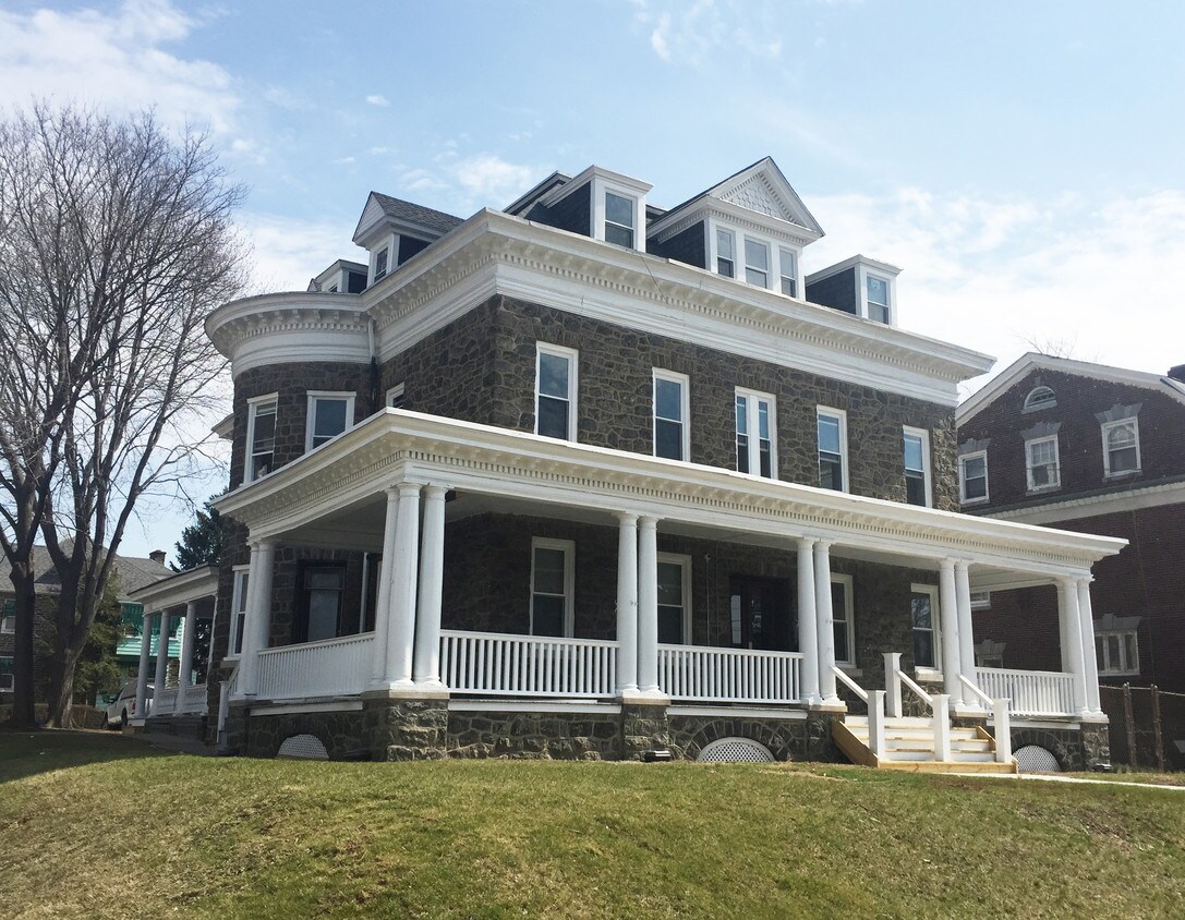 Primary Photo - Nassau Mansion