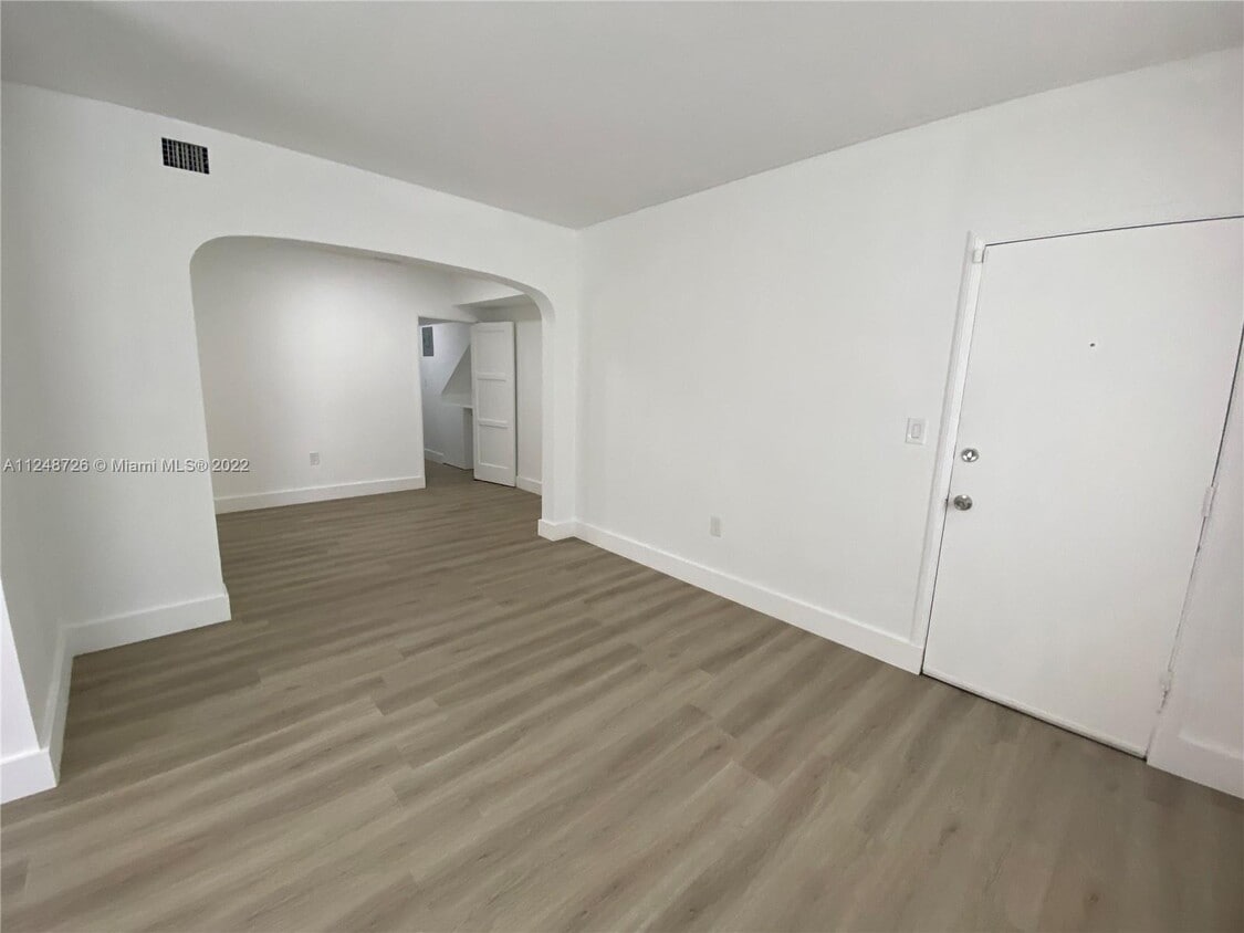 33 Madeira Ave Unit A, Coral Gables, FL 33134 Apartment for Rent in