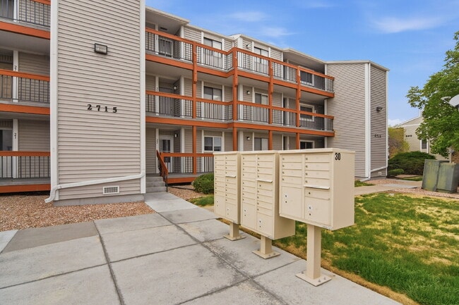 Photo - $1,495.95 - 1 Bed, 1 Bath Updated Unit in Westminster with In Unit Washer/Dryer! Apartment