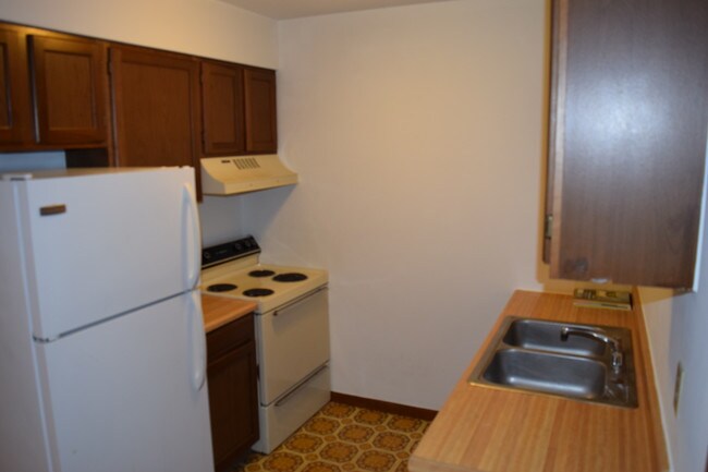Kitchen - 3121 W 40th St