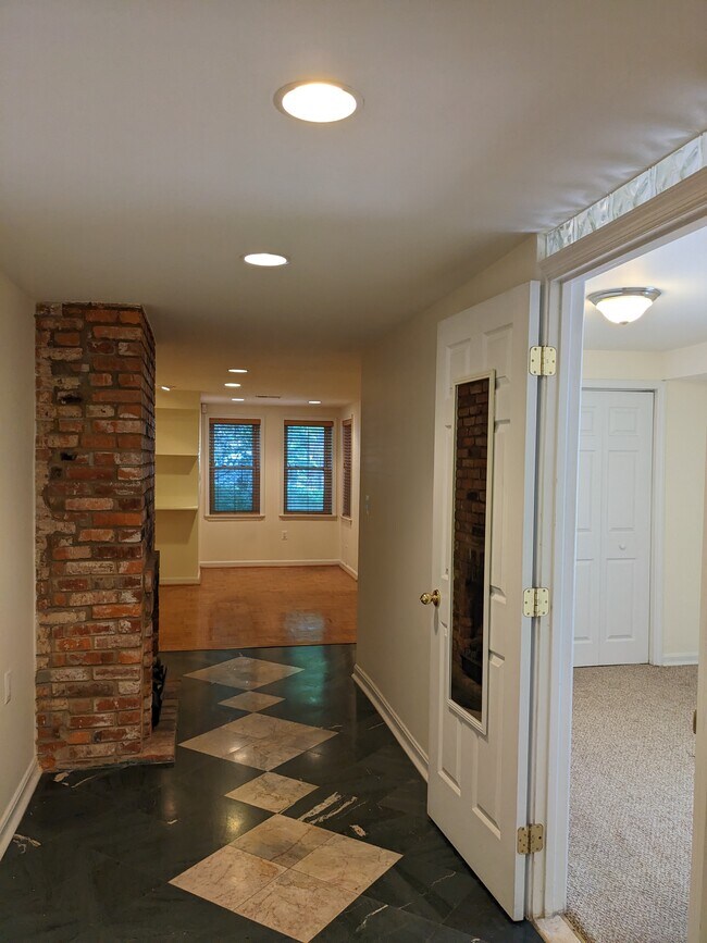 Foto del edificio - 110-112 12th St NE