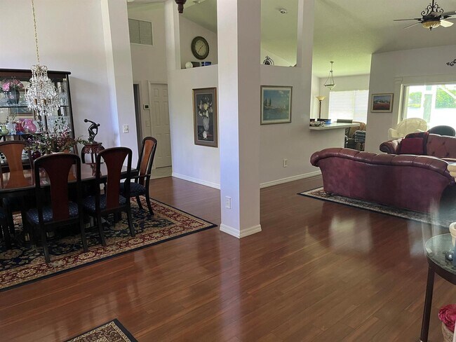 Foto del edificio - 12714 Meadowbreeze Dr