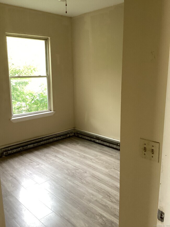Building Photo - 251 Martin St