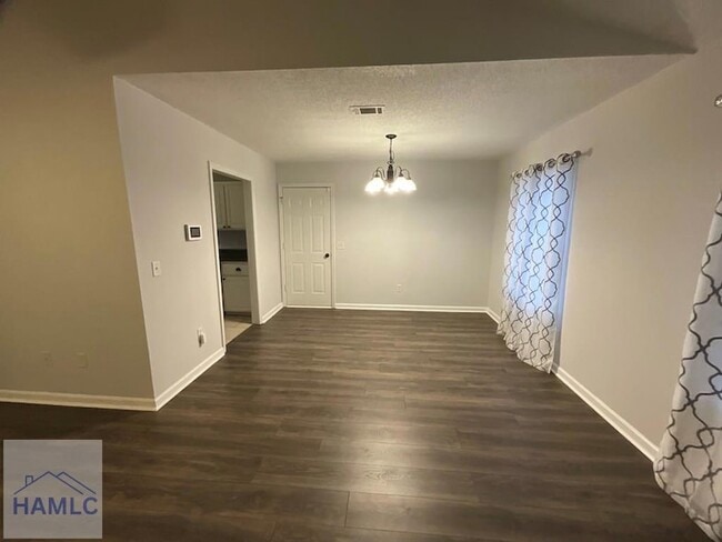 Foto del edificio - 1434 Paul Caswell Blvd