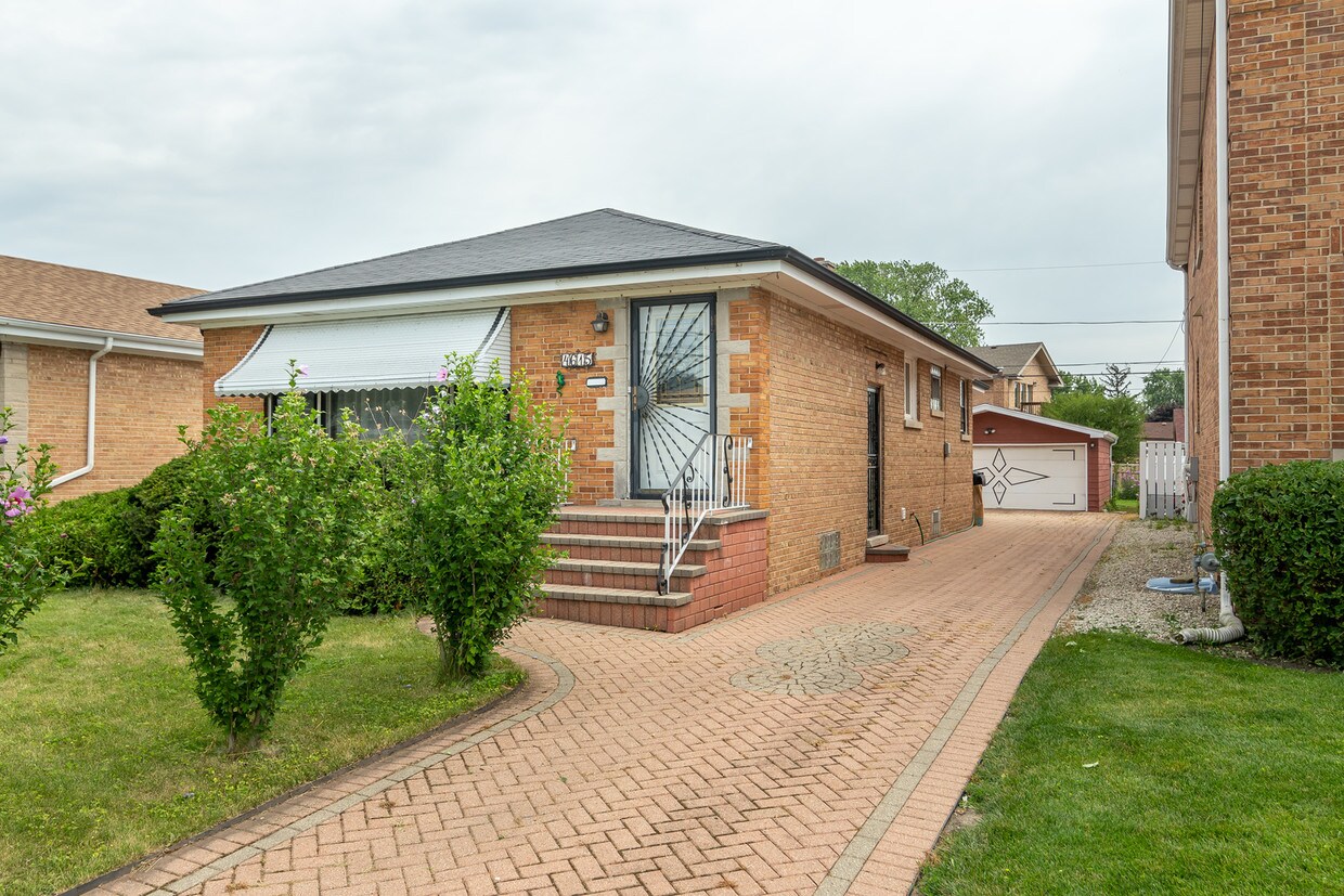 Primary Photo - 4615 Thatcher Ave