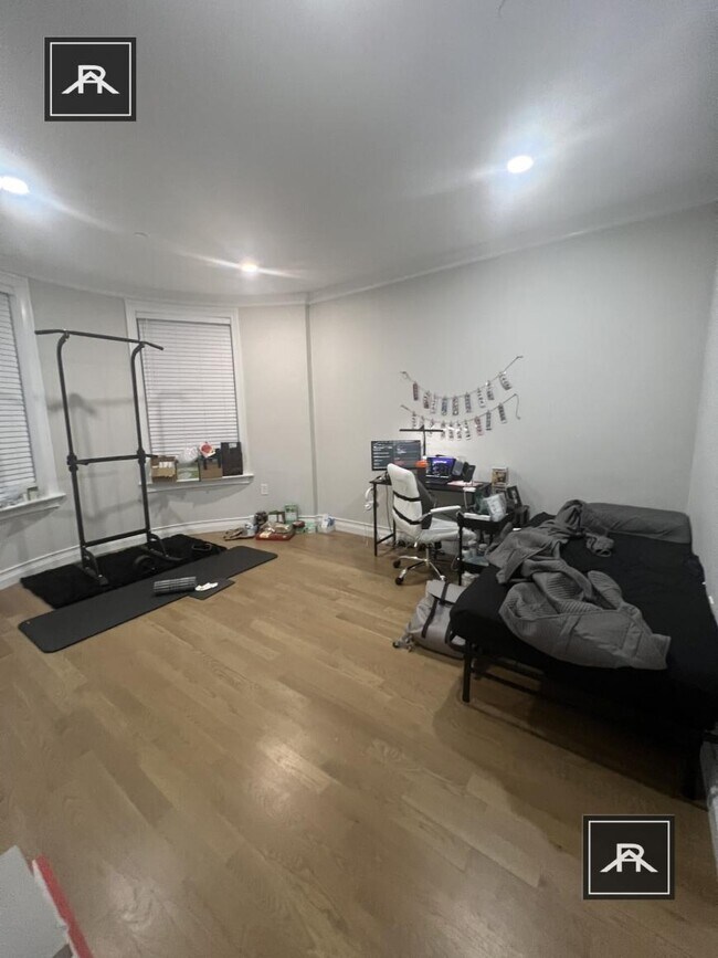 Foto del edificio - 4 bedroom in Brighton MA 02135