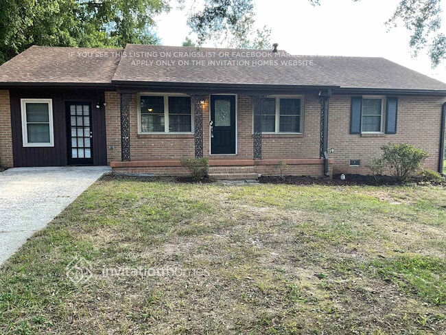 Building Photo - 1001 Sunrise Dr