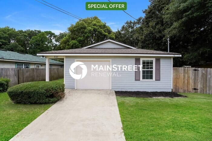 Foto principal - 3 Bedroom Pet-Friendly Home in GREEN COVE ...