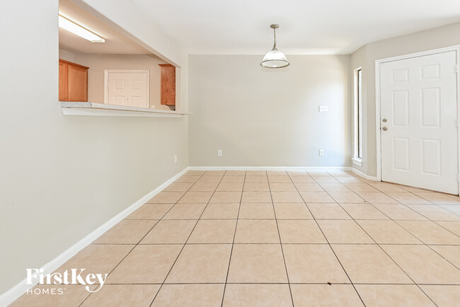 Building Photo - 2923 La Estancia Lane