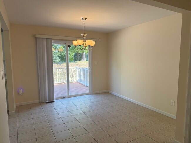 Foto del edificio - Rockwood Schools 3 Bedroom 2 full baths and 2 half Baths