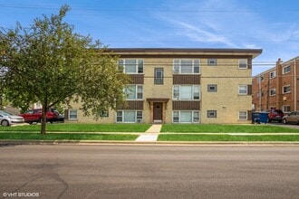 Building Photo - 9791 Ivanhoe Ave