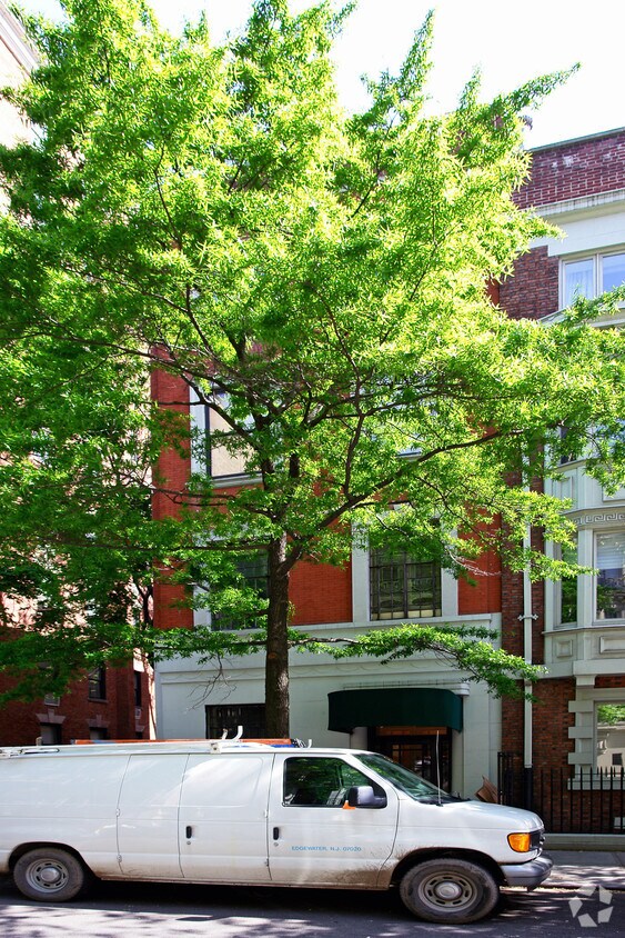 Foto del edificio - 319 92nd St