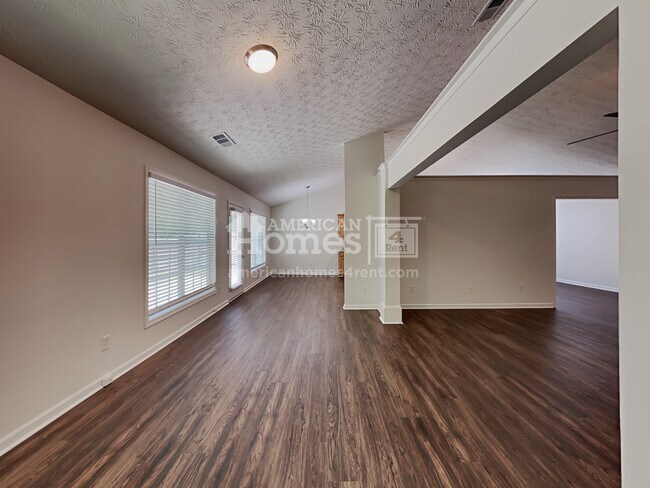 Building Photo - 3120 Victoria Park Drive