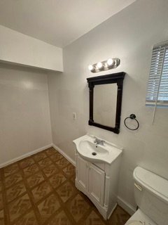 Foto del edificio - 3711 S Western Ave
