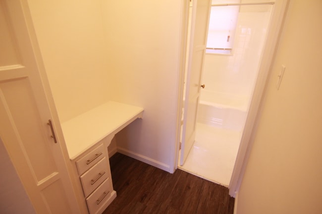 Foto del edificio - 1249 N Edgemont St