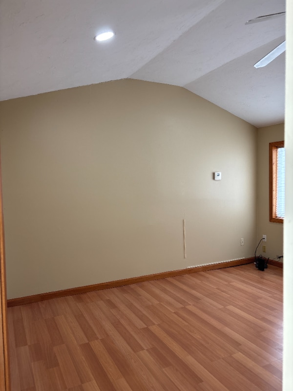 Foto del edificio - 244 E Broadway