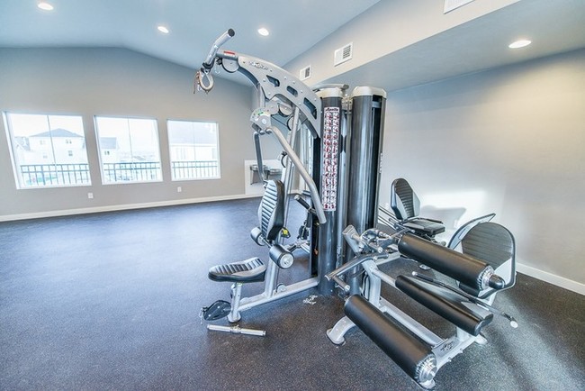 Building Photo - Amazing Townhome in Herriman 2-Car Garage!
